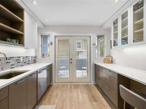 606-500 Stewart Ave, Nanaimo, BC - Indoor Photo Showing Kitchen