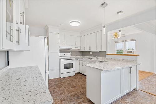 1876-1878 Ethel Street, Kelowna, BC - Indoor Photo Showing Kitchen