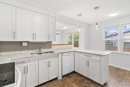 1876-1878 Ethel Street, Kelowna, BC - Indoor Photo Showing Kitchen