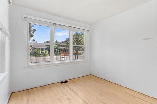 1876-1878 Ethel Street, Kelowna, BC - Indoor Photo Showing Other Room