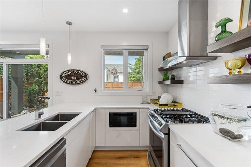 1876-1878 Ethel Street, Kelowna, BC - Indoor Photo Showing Kitchen With Double Sink With Upgraded Kitchen