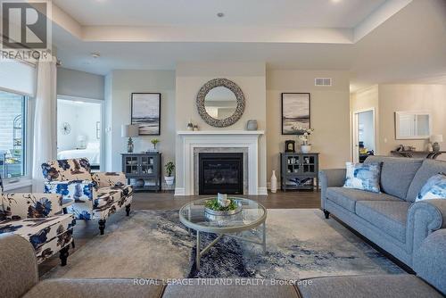 1519 Moe Norman Place, London, ON - Indoor Photo Showing Living Room With Fireplace