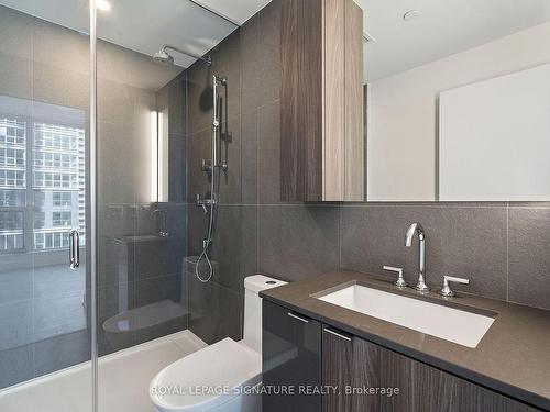 2514-35 Mercer St, Toronto, ON - Indoor Photo Showing Bathroom