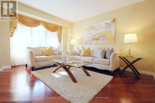 78 Trojan Crescent, Markham, ON - Indoor Photo Showing Living Room