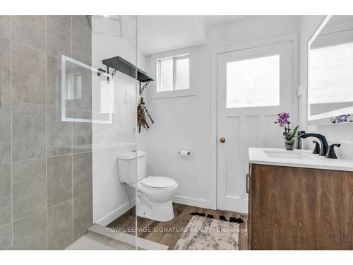 18 Spruyt Ave, East Luther Grand Valley, ON - Indoor Photo Showing Bathroom