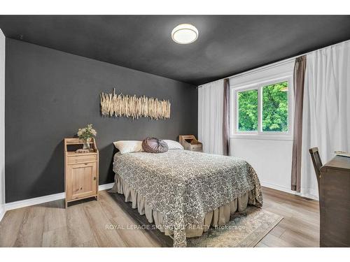 18 Spruyt Ave, East Luther Grand Valley, ON - Indoor Photo Showing Bedroom