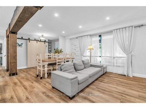 18 Spruyt Ave, East Luther Grand Valley, ON - Indoor Photo Showing Living Room