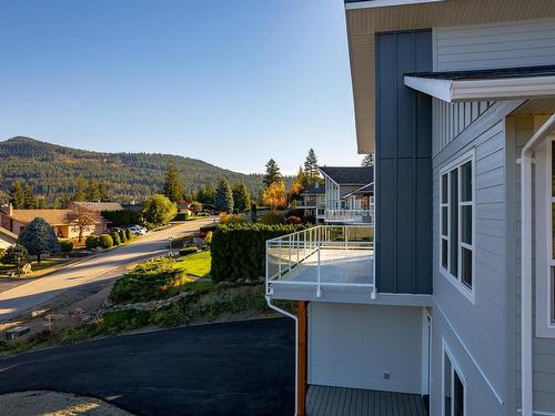 2594 Grand View Place, South Shuswap, BC - Outdoor