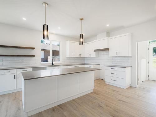 2594 Grand View Place, South Shuswap, BC - Indoor Photo Showing Kitchen With Upgraded Kitchen