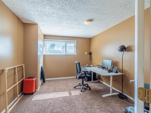 754 Cumberland Ave, Kamloops, BC - Indoor Photo Showing Office