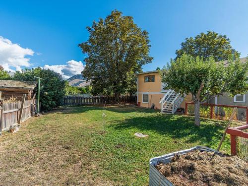 754 Cumberland Ave, Kamloops, BC - Outdoor With Backyard