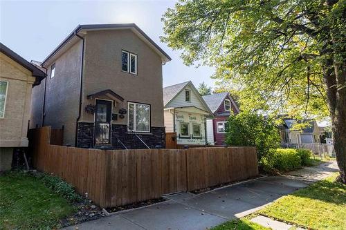 241 Roseberry St, Winnipeg, MB 