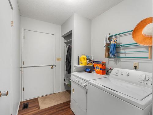 1344 Kenora Road, Kamloops, BC - Indoor Photo Showing Laundry Room