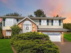 39 Wilton Crescent  Dartmouth, NS B2V 2S9