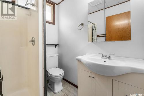 1410 Cumberland Avenue S, Saskatoon, SK - Indoor Photo Showing Bathroom