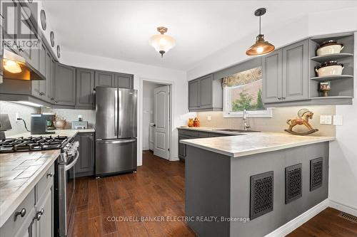 6 Wintergreen Court, Peterborough (Monaghan), ON - Indoor Photo Showing Kitchen With Upgraded Kitchen