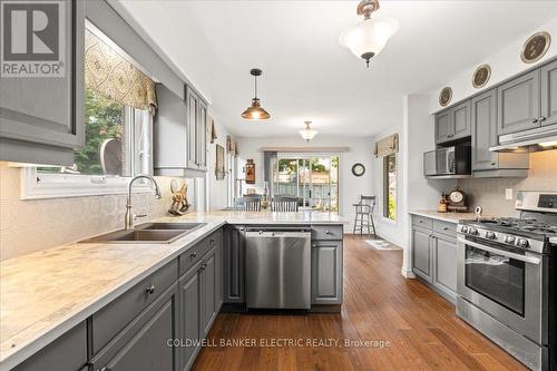 6 Wintergreen Court, Peterborough (Monaghan), ON - Indoor Photo Showing Kitchen With Double Sink With Upgraded Kitchen