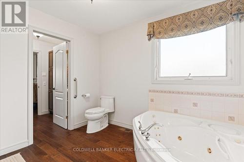 6 Wintergreen Court, Peterborough (Monaghan), ON - Indoor Photo Showing Bathroom