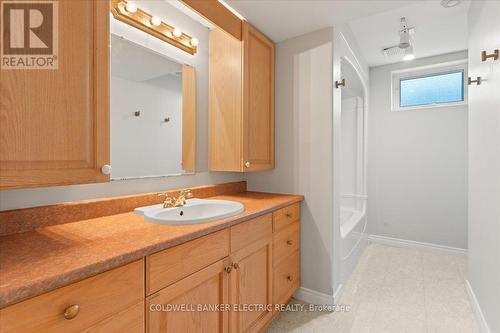 6 Wintergreen Court, Peterborough (Monaghan), ON - Indoor Photo Showing Bathroom