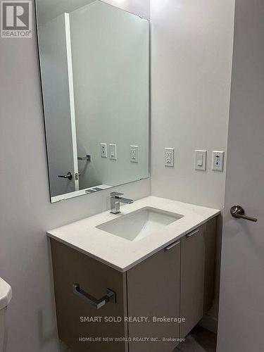 1211 - 8 Tippett Road, Toronto, ON - Indoor Photo Showing Bathroom