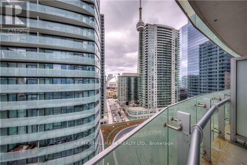 1005 - 14 York Street, Toronto (Waterfront Communities), ON - Outdoor With Facade