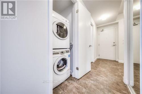 1005 - 14 York Street, Toronto (Waterfront Communities), ON - Indoor Photo Showing Laundry Room