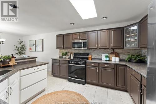 1370 Lisgar Avenue, Lasalle, ON - Indoor Photo Showing Kitchen