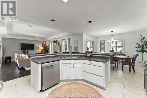 1370 Lisgar Avenue, Lasalle, ON - Indoor Photo Showing Kitchen