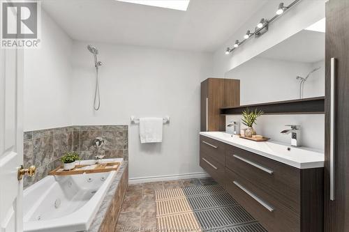 1370 Lisgar Avenue, Lasalle, ON - Indoor Photo Showing Bathroom