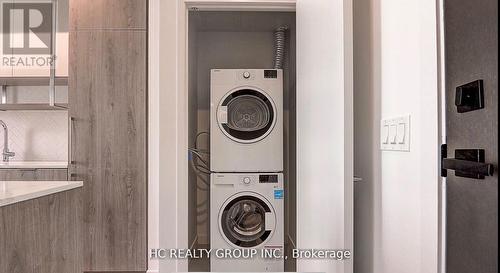 605 - 15 Holmes Avenue, Toronto (Willowdale East), ON - Indoor Photo Showing Laundry Room