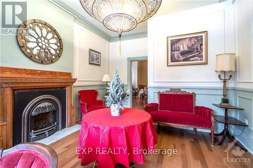 431 Gilmour Street, Ottawa, ON - Indoor With Fireplace