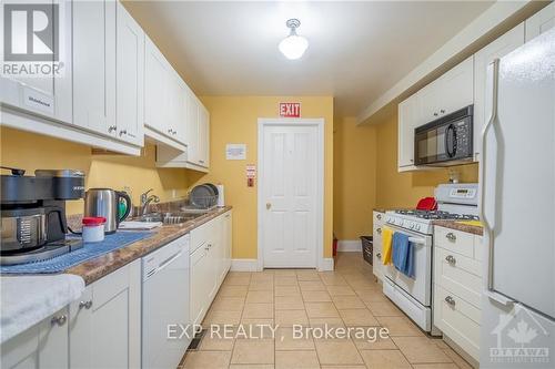 431 Gilmour Street, Ottawa, ON - Indoor Photo Showing Kitchen