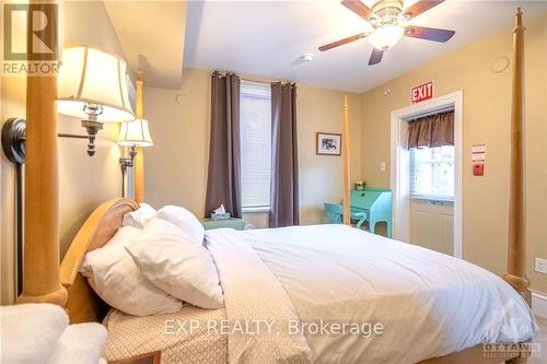 431 Gilmour Street, Ottawa, ON - Indoor Photo Showing Bedroom