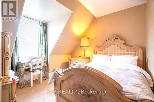 431 Gilmour Street, Ottawa, ON - Indoor Photo Showing Bedroom