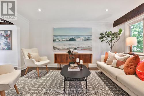 11 Hopedale Avenue, Toronto, ON - Indoor Photo Showing Living Room