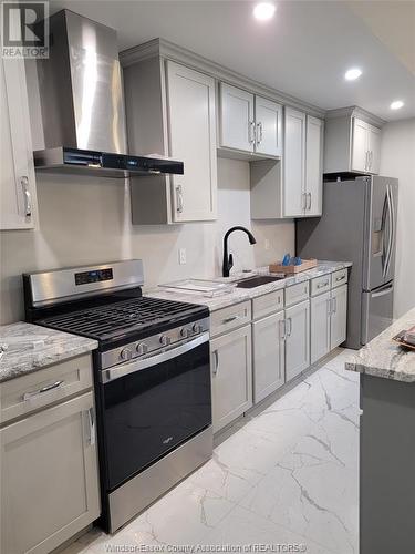 309 Benson Court, Amherstburg, ON - Indoor Photo Showing Kitchen