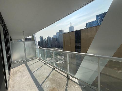 1532-234 Simcoe St, Toronto, ON - Outdoor With Balcony With Exterior