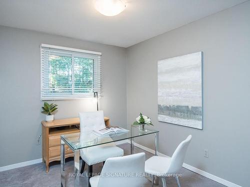 7237 Bendigo Circ, Mississauga, ON - Indoor Photo Showing Dining Room