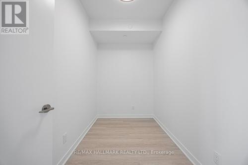 904 - 185 Alberta Avenue, Toronto (Oakwood Village), ON - Indoor Photo Showing Other Room