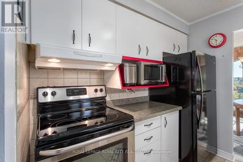 708 - 358 Waterloo Avenue S, Guelph (Central West), ON - Indoor Photo Showing Kitchen