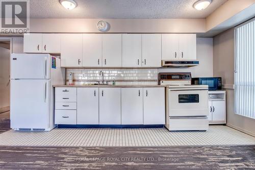 708 - 358 Waterloo Avenue S, Guelph (Central West), ON - Indoor Photo Showing Kitchen