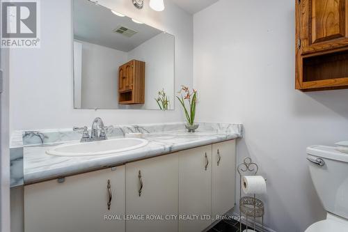 708 - 358 Waterloo Avenue S, Guelph (Central West), ON - Indoor Photo Showing Bathroom