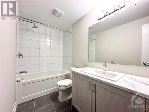 219 Conservancy Drive, Ottawa, ON - Indoor Photo Showing Bathroom