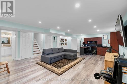 60 Curtis Drive, Brampton, ON - Indoor Photo Showing Living Room