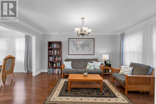 60 Curtis Drive, Brampton, ON - Indoor Photo Showing Living Room