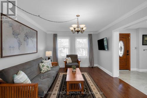 60 Curtis Drive, Brampton, ON - Indoor Photo Showing Living Room