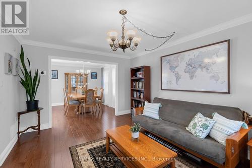 60 Curtis Drive, Brampton, ON - Indoor Photo Showing Living Room