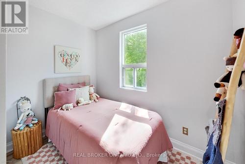 10 King Edward Avenue, Toronto (Woodbine-Lumsden), ON - Indoor Photo Showing Bedroom