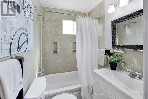 10 King Edward Avenue, Toronto, ON - Indoor Photo Showing Bathroom