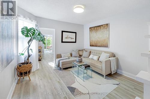 10 King Edward Avenue, Toronto, ON - Indoor Photo Showing Living Room